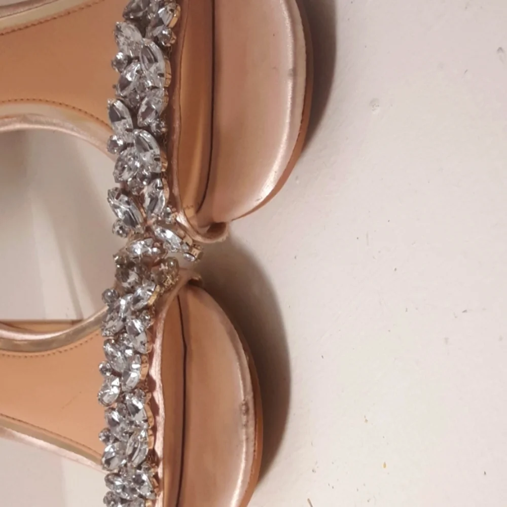 Badgley mischka Jewel size 9 - Picture 3 of 8